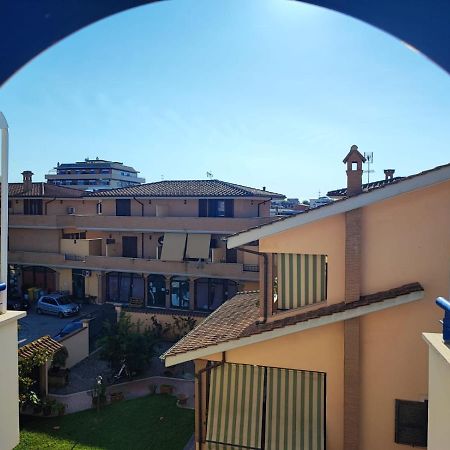 Red Lux Apartment Fiumicino Exterior photo