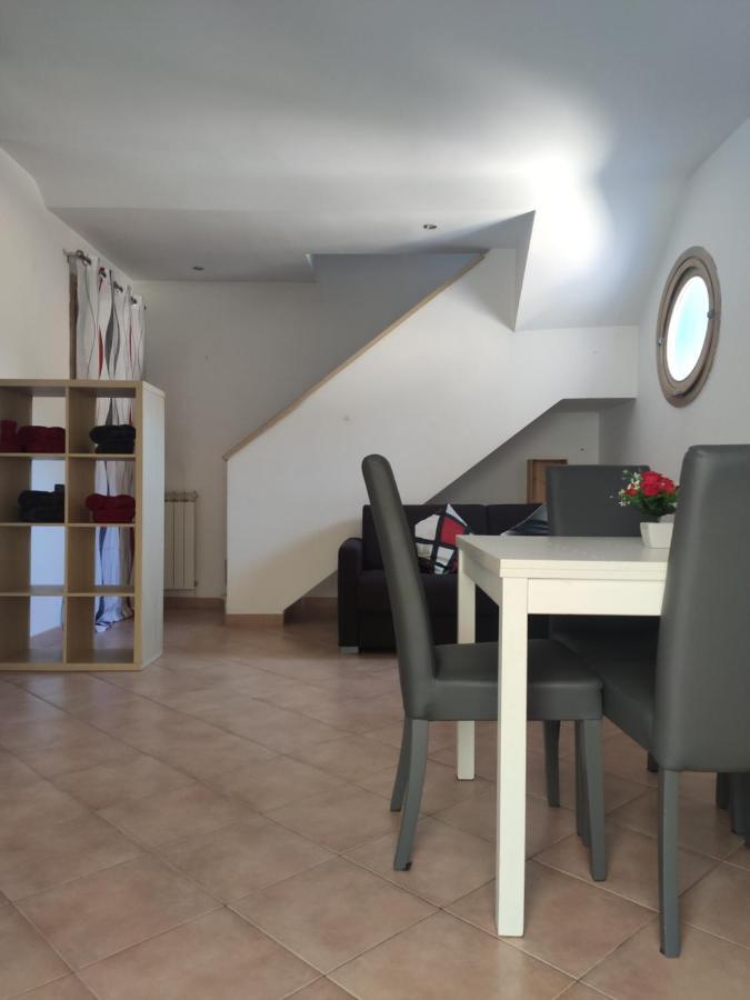 Red Lux Apartment Fiumicino Exterior photo