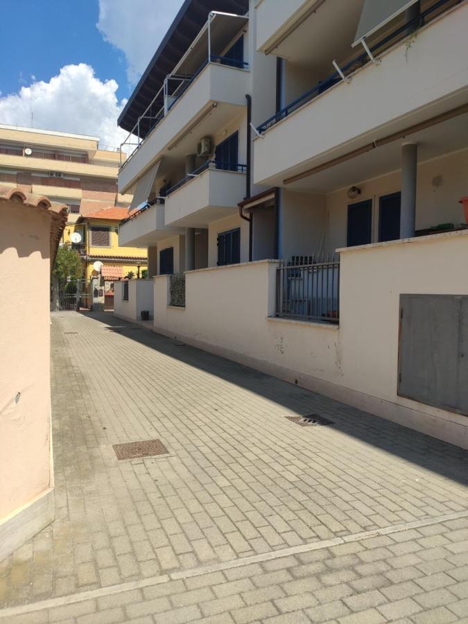 Red Lux Apartment Fiumicino Exterior photo