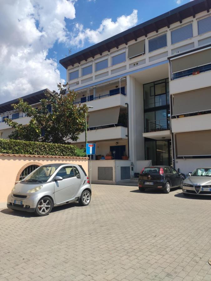 Red Lux Apartment Fiumicino Exterior photo